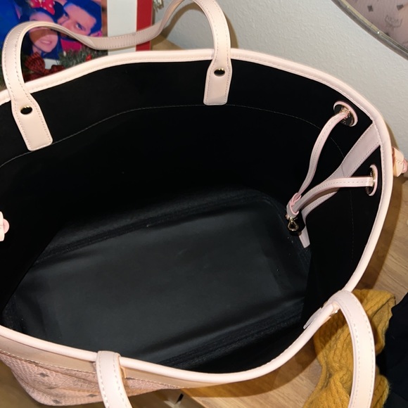 ❤️authentic mcm viseto aren pink logo tote EUC - Picture 13 of 14